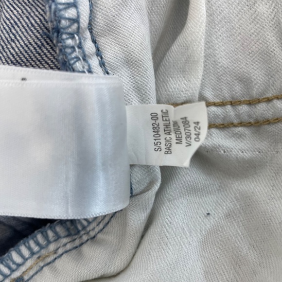 Old Navy Athletic Taper Medium Wash Blue Jeans Skinny Women’s 29x30 WITH TAG - Picture 2 of 16